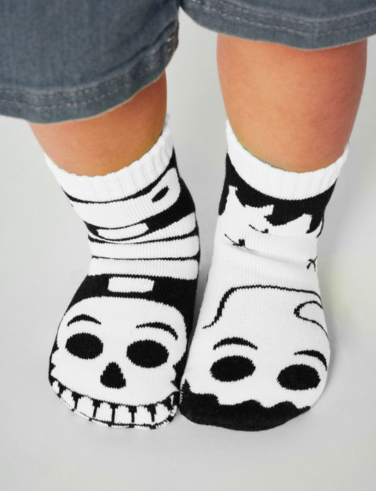KIDS GHOST & SKULL GLOW-IN-THE-DARK SOCKS!