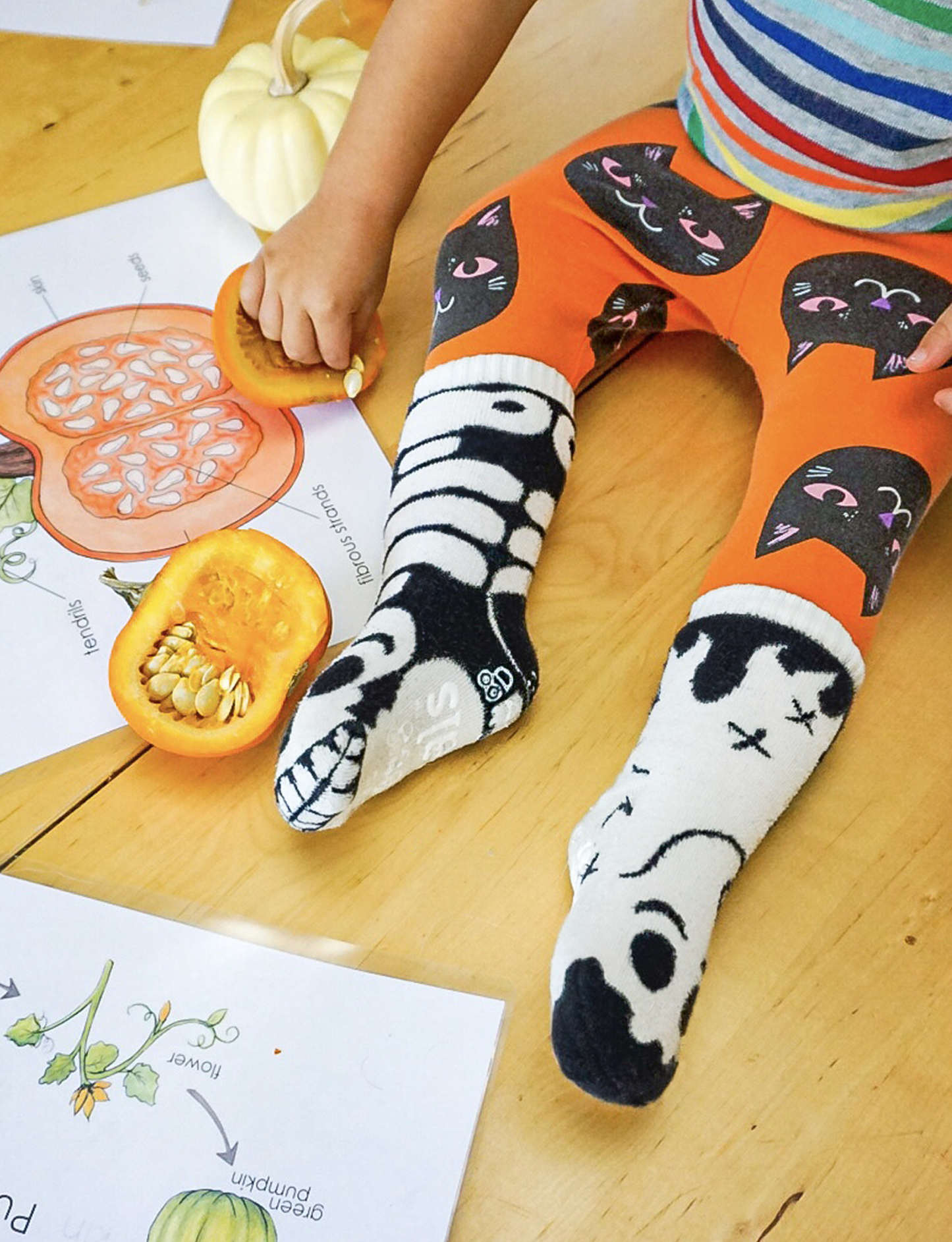 KIDS GHOST & SKULL GLOW-IN-THE-DARK SOCKS!